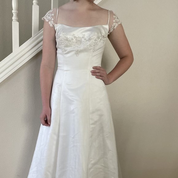 Ivory Wedding Dress - Picture 1 of 7